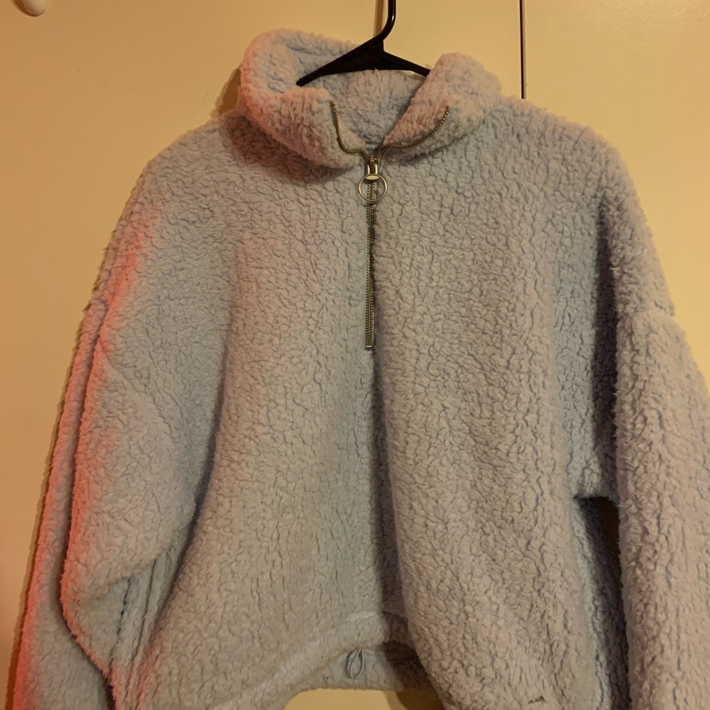 fuzzy Hollister cropped sweatshirt